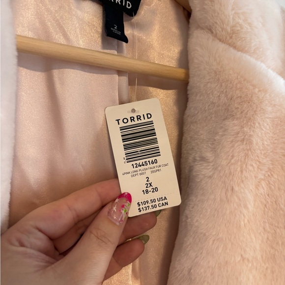 Faux Fur Coat Torrid Size 2 - Picture 3 of 3